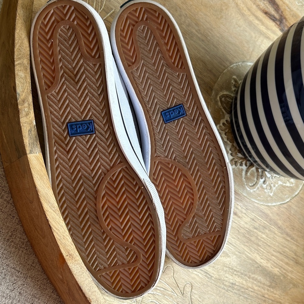 Keds Classic White Lace-Up Sneakers size 9.5 sneakers - Picture 6 of 9